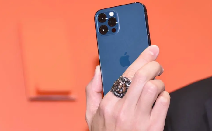昂仁苹果手机维修分享iPhone12系列重启方法教程 